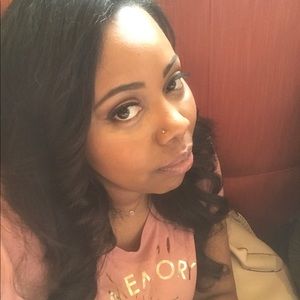 Meet your Posher, Lauryne